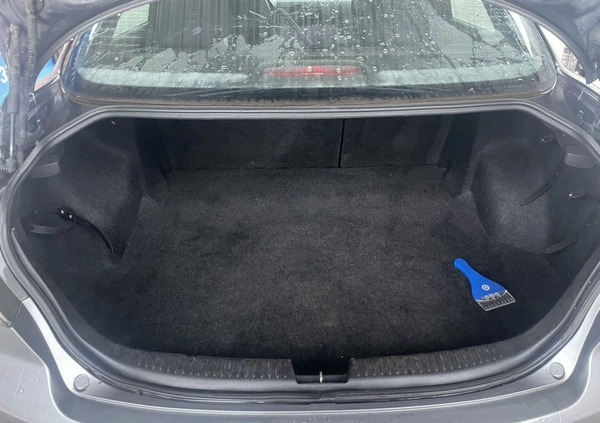 Mazda 6 cena 6000 przebieg: 330000, rok produkcji 2005 z Zwoleń małe 106